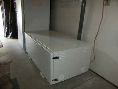 Battery Box.JPG (2097836 bytes)