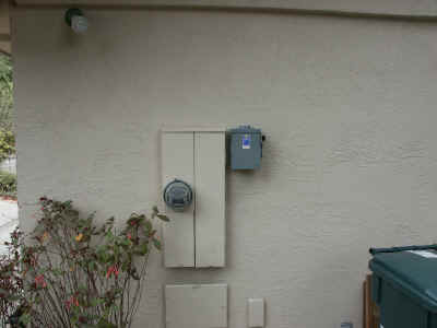 Disconnect & Meter.JPG (2287208 bytes)