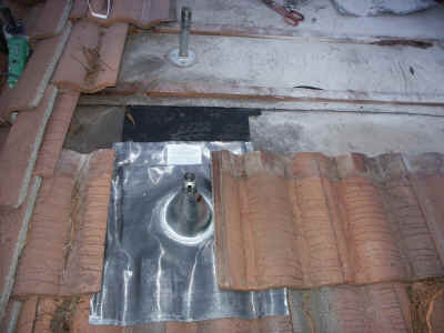 Mount to Roof Decking.JPG (2378528 bytes)