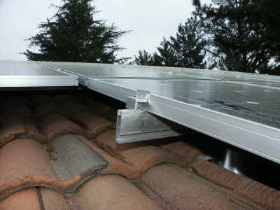 Mounting Clip.jpg (2377568 bytes)